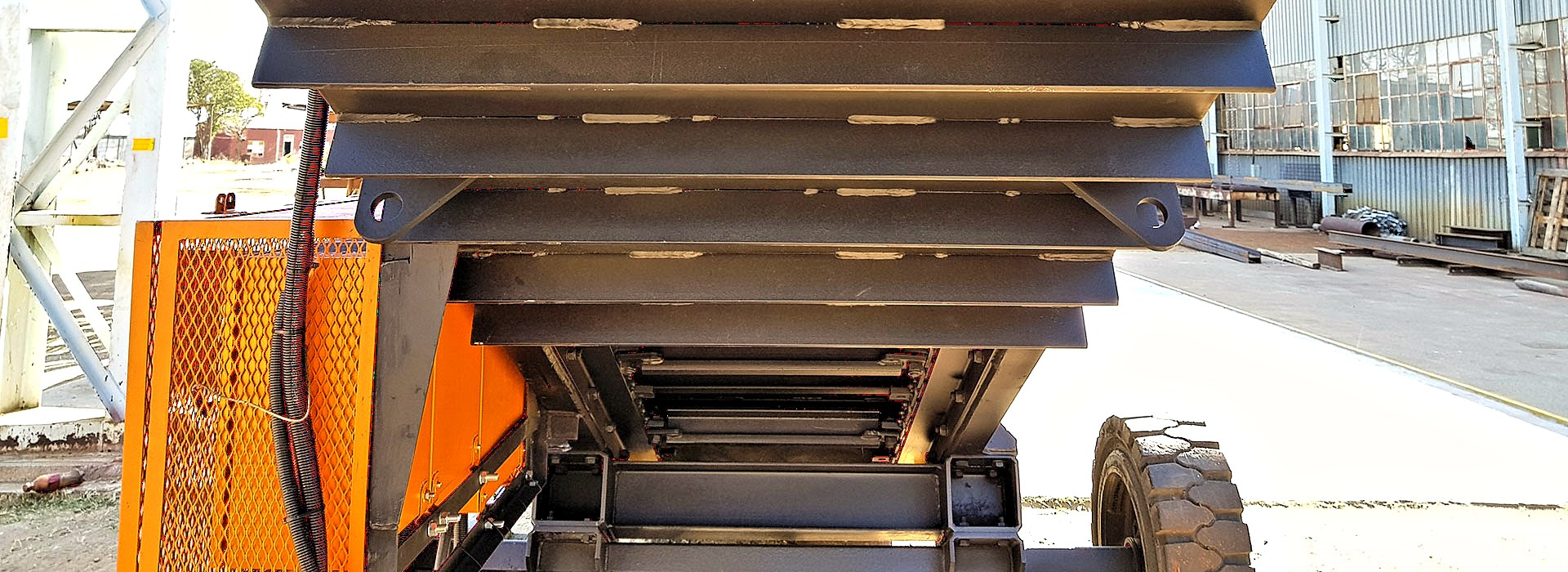 Trailers under side